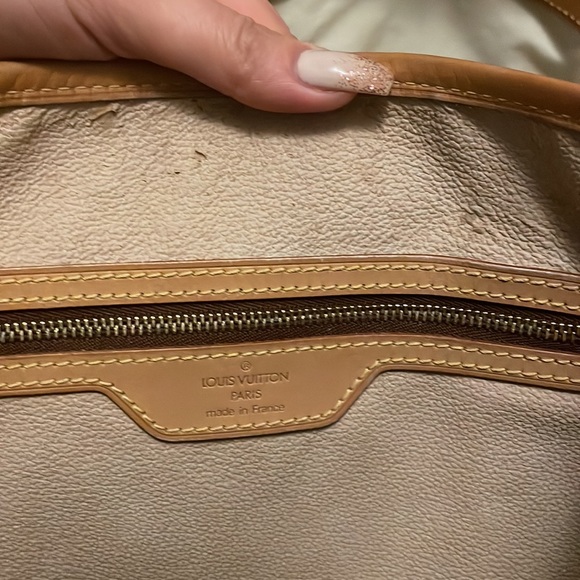 Louis Vuitton Bucket GM - Picture 7 of 10